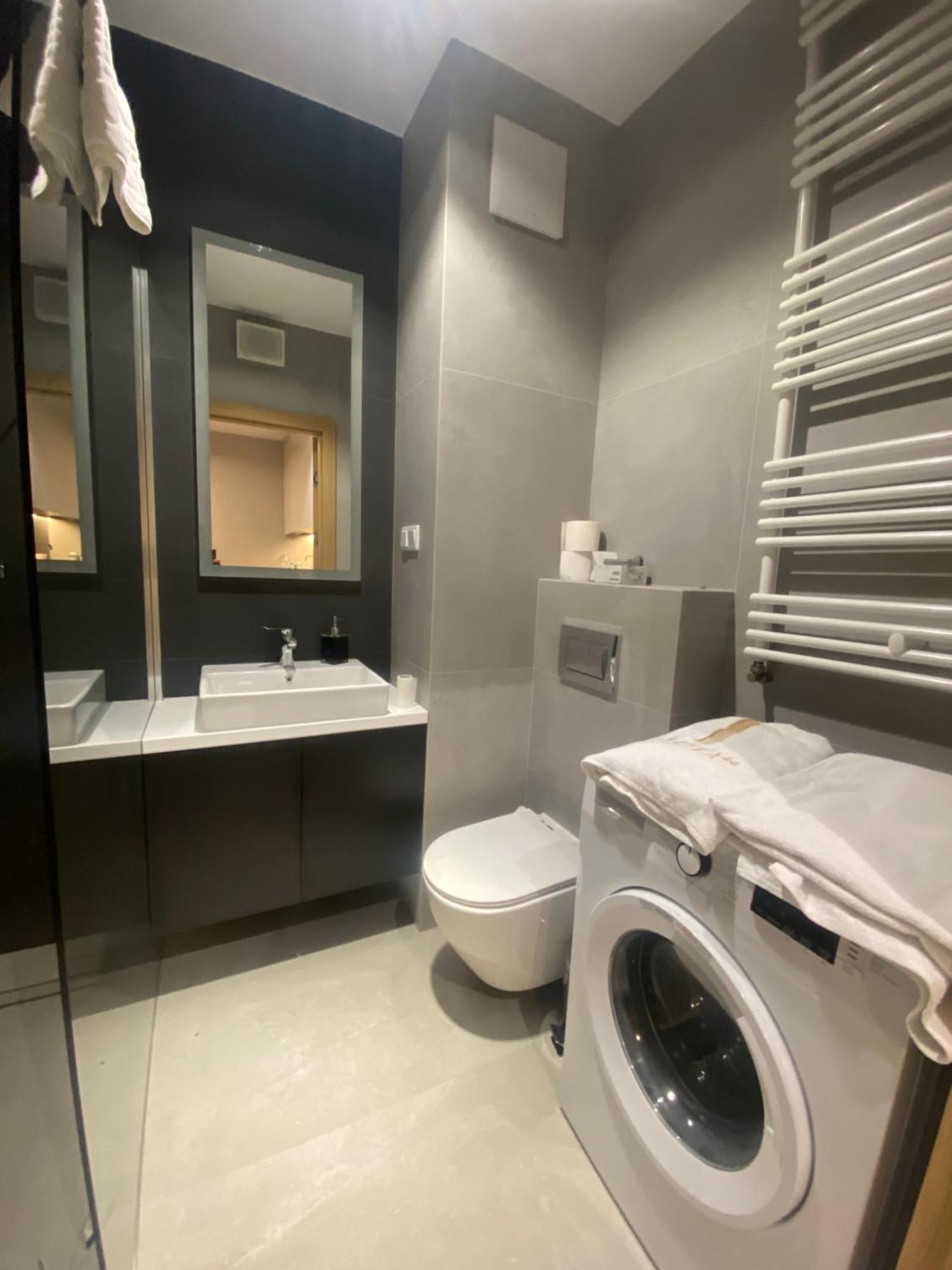 Wiktoryn 6 Piekne Nowe Apartamenty Z Duzymi Balkonami วอร์ซอ ภายนอก รูปภาพ